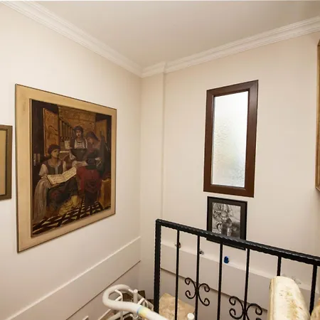 W Ac- Balcony - Backyard -5 Mins Villa *