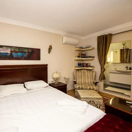 W Ac- Balcony - Backyard -5 Mins *